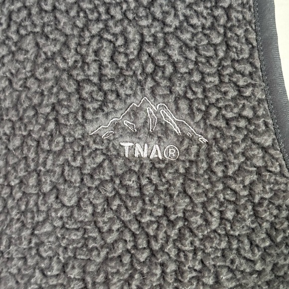 TNA Aritzia Sherpa Fleece Hooded Vest Womens M Gray Zip Up Staple Excellent - Picture 4 of 7